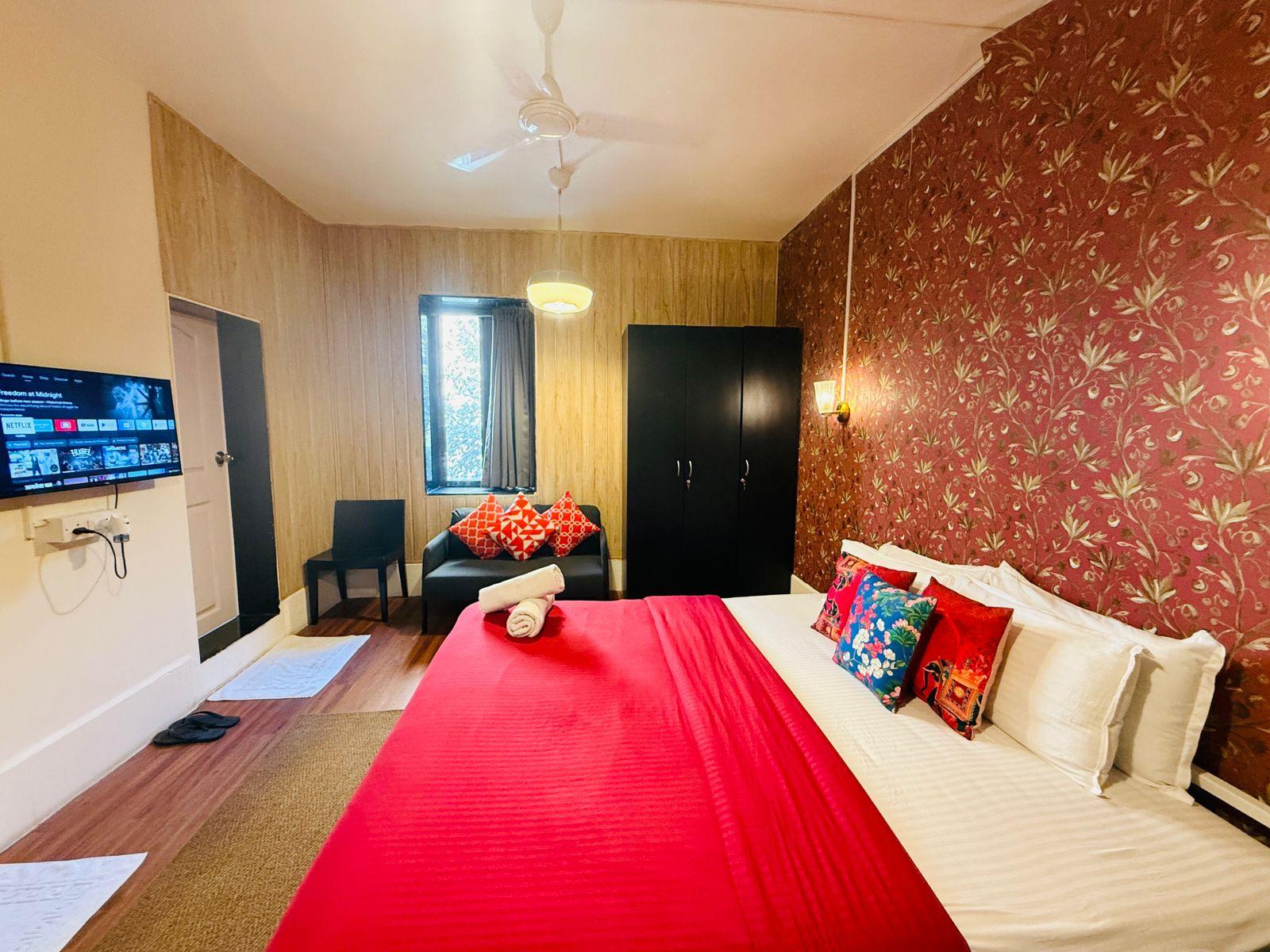 Studio Apartment In Malabar Hill (104)